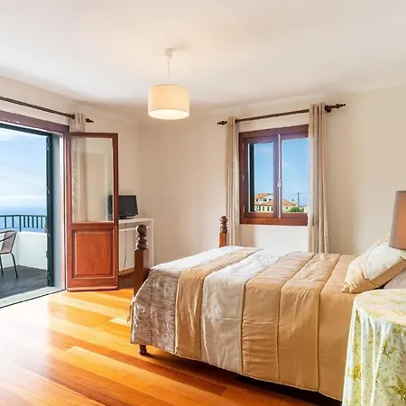 Ferienhaus Fuer 6 Personen Ca 300 Qm In Estreito Da Calheta, Madeira Suedkueste Von Madeira *